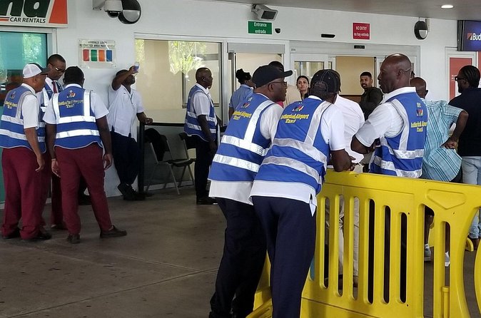 Montego Bay airport transfers - Beverages included, but plan for adult-only sipping