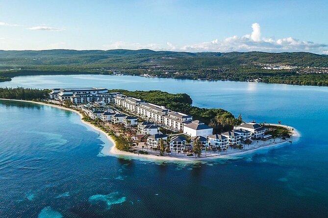 Montego Bay Airport Transfers to Hotels in Falmouth/ Trelawny - Can you make a stop on the way? Often, yes