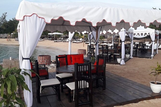 Montego Bay: Bamboo Beach Club VIP Access with Lunch & Cocktails - Cocktails, Rum Punch, and the Kool Bartenders Demo