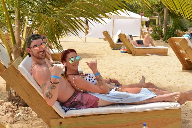 Montego Bay: Bamboo Beach Club VIP Access with Lunch & Cocktails - Service Style and Entertainment: When the Day Feels Effortless