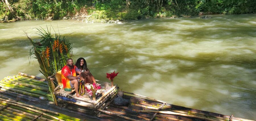 Montego Bay: Bamboo Raft Cruise on the Great River - The 30-foot bamboo raft cruise: what the water time feels like
