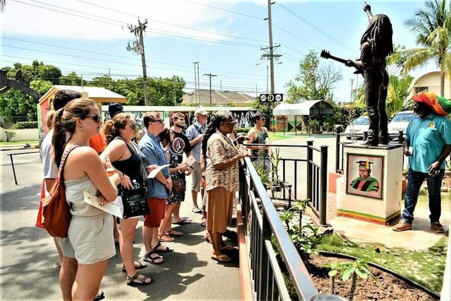 Montego Bay: Bob Marley's Nine Mile Admission & Guided Tour - Nine Mile, 3,000 feet up: Mt. Zion and the places you came for
