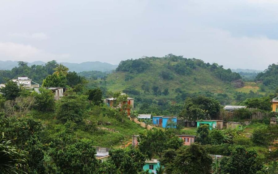 Montego Bay: Bob Marley Tour to 9 Mile, St. Ann - Artifacts, guitars, and photos: why the details improve your understanding