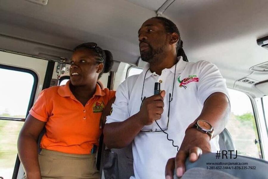 Montego Bay: City Highlights and Souvenir Shopping Tour - Guides, history, and the kind of information you will actually remember
