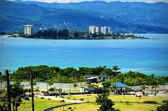 Montego Bay City Tour & Magaritaville with shopping - Freeport Shopping Center: souvenir buying with a driver you trust