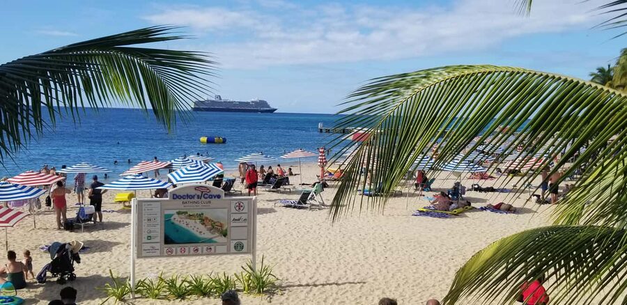 Montego Bay Excursion and Beach - Neighborhood Views and Villas: Seeing Real Montego Bay, Not Just Postcards
