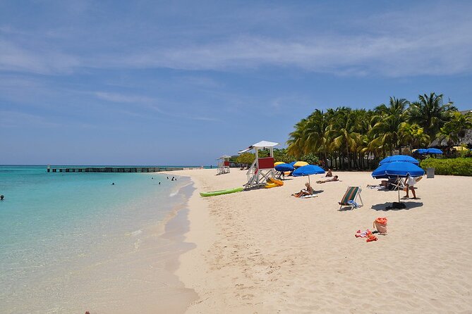 Montego Bay Highlights From Montego Bay Hotels - Stop 4: Margaritaville Montego Bay for One Hour of Fun and People-Watching