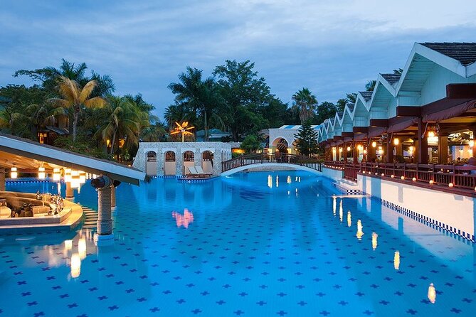 Montego Bay Jamaica Sangster Airport Transfer to hotels in Negril - The 1.5 to 2 Hour Ride in an Air-Conditioned Vehicle
