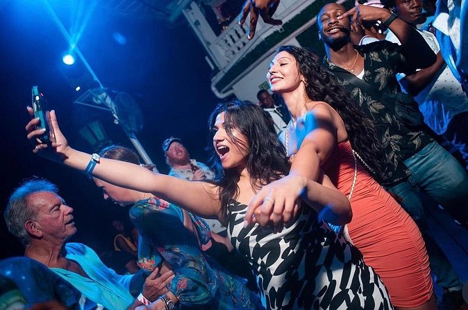 Montego Bay Night Out Lounge2727 Private and Customize Transfer - VIP upgrades, table service, and what extra spending buys you