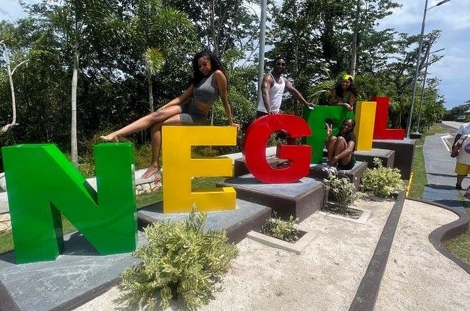 Montego Bay Private Airport Transfers - Round Trip - Meeting Romeo at Sangster International Airport