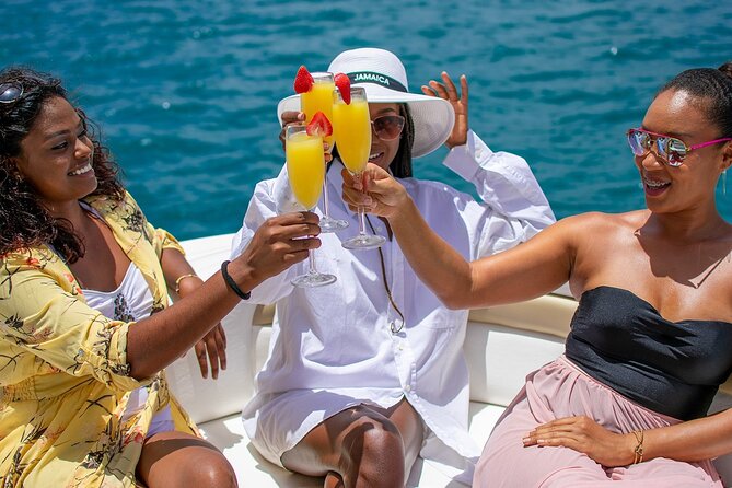 Montego Bay Private Yacht Tour with Open Bar and Lunch - Cruising Montego Bay Harbor: Views, Music, and a Relaxed Start