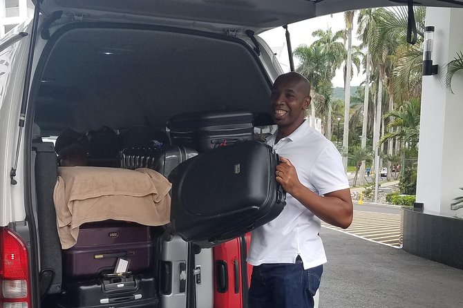 Montego Bay Round Trip Airport Transfers - Comfort on the Road: Air-Conditioning, Water, and Extra Touches