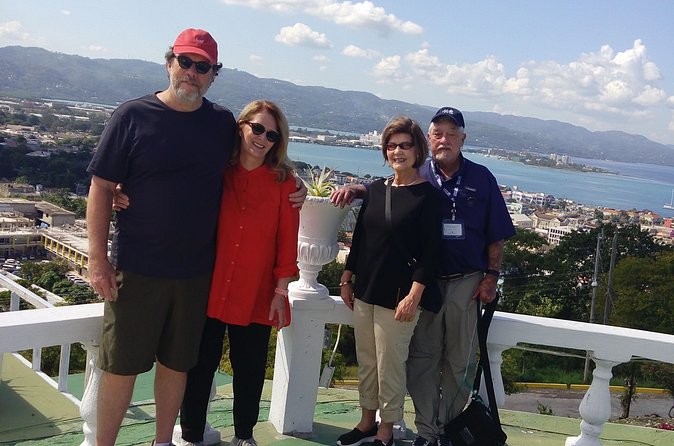 Montego Bay Scenic Tour - Gloucester Avenue and the Hip Strip: shopping, snacks, and Tracks and Records