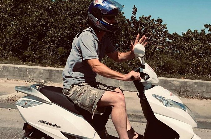 Montego Bay Scooter Rentals - Safety gear, moderate fitness, and staying comfortable on two wheels