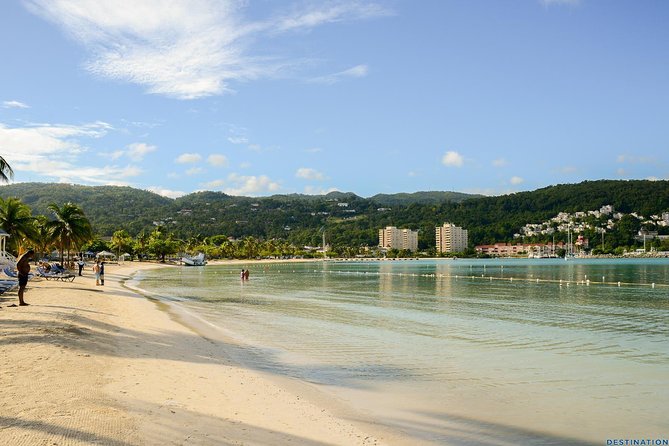 Montego Bay Sightseeing and Shopping Tour - Stop 1 on the Hip Strip: Shopping Without Guesswork