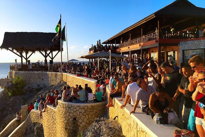 Negril 7 Miles Beach, Ricks Cafe and Shopping - Key highlights at a glance