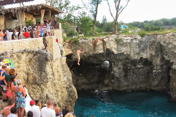 Negril Beach Break and Ricks Cafe - Montego Bay Cruise Port - Rick’s Cafe Ocean Views and the 100-Foot Jump Scene