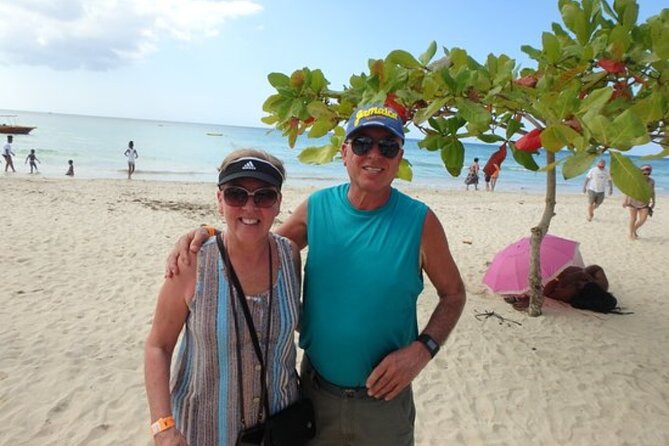Negril Beach & Rick's Cafe Tour - The role of your private driver: why Dwight Harvey gets praised