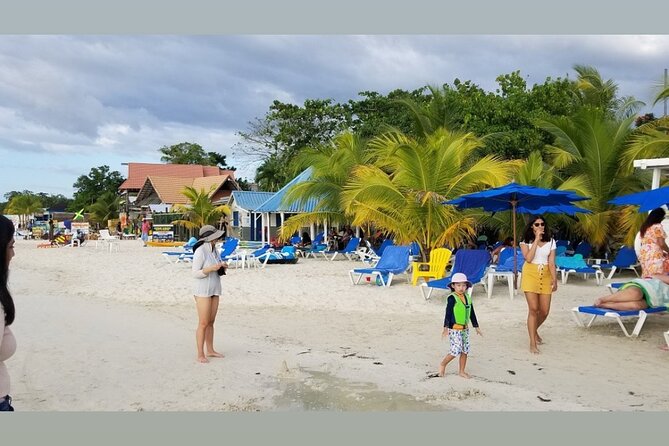 Negril Beach & Rick's Cafe Tour - Negril Beach time: included access and a no-rush beach rhythm