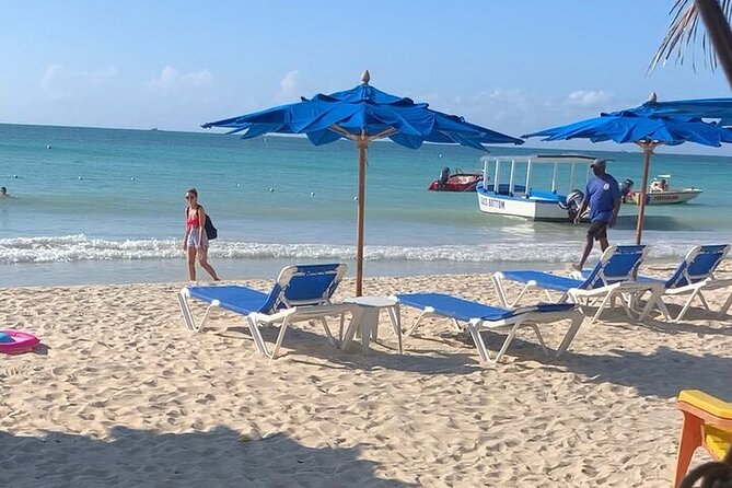 Negril Beach, Ricks Cafe and Margaritaville from Montego Bay - Rick’s Café: cliffs, reggae music, and that sunset view