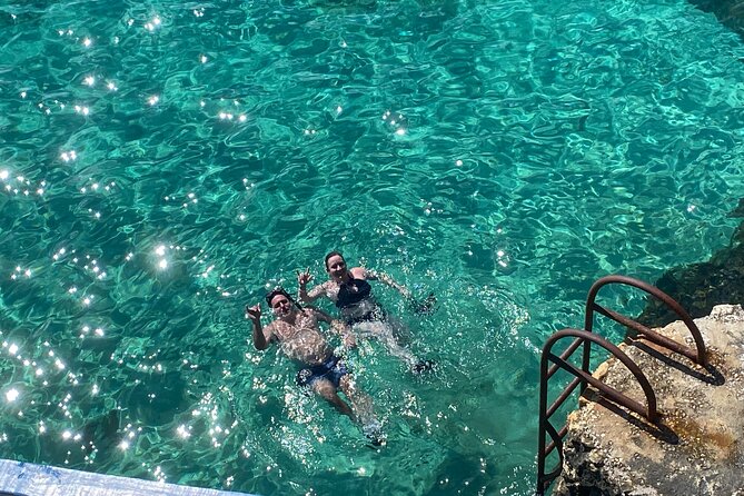Negril day! beach and west end Cliffs with French Guide - Negril Cliffs: caves and water, with Xtabi and Rick’s Café choices