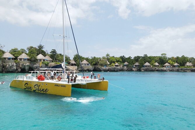 Negril PRIVATE CHARTER Catamaran (rate for 21 persons) - Key points to know before you go