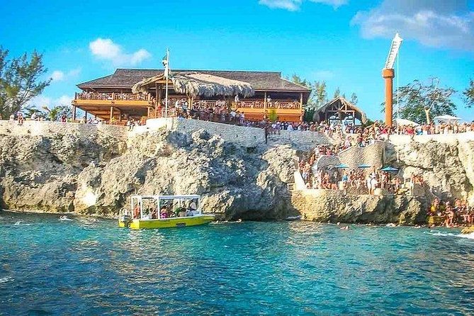 Negril Ricks cruise PLUS Booby Cay Lobster & Cave Snorkeling - The open bar and lunch plan, what’s really included