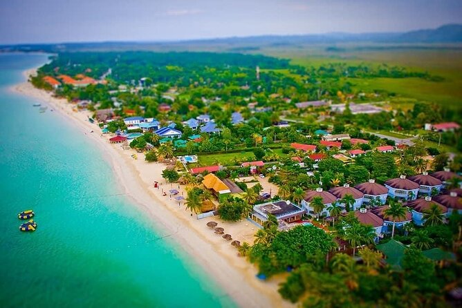 Negril Seven Miles Beach, Snorkeling, Boat Ride, Ricks Cafe Combo - Small island lunch: lobster or fish, and why the break matters