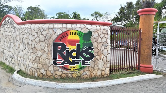 Negril Sunset Trip to Rick's Cafe from Montego Bay and Grand Palladium - Watching versus joining in, your safety checklist is part of the fun
