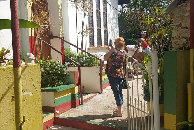 Nine Mile Tour from Ocho Rios - Live renditions of Marley songs: why this part matters