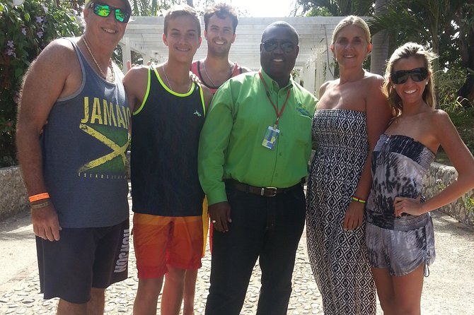 Ocho Rios Airport Transfer - Optional food stops on the way to Ocho Rios
