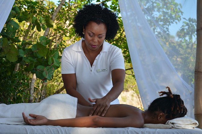Ocho Rios: Bamboo Beach Club with Specialty Lunch & Cocktails - What the max group size changes for your day
