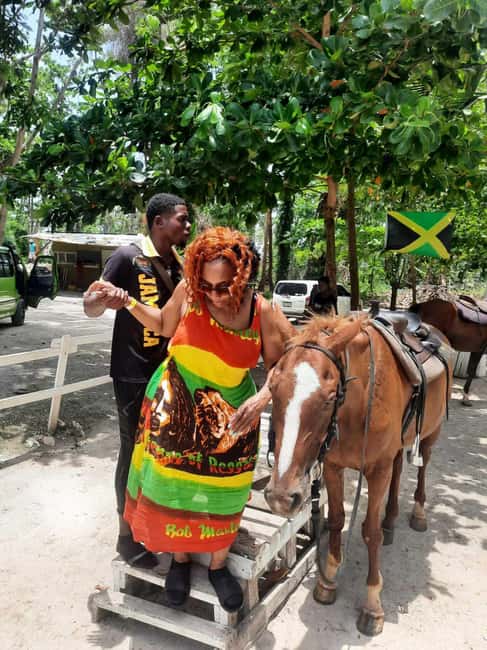Ocho Rios : Bamboo River Rafting and HorseBack Riding - Getting to the pickup points: hotels and cruises in the same flow