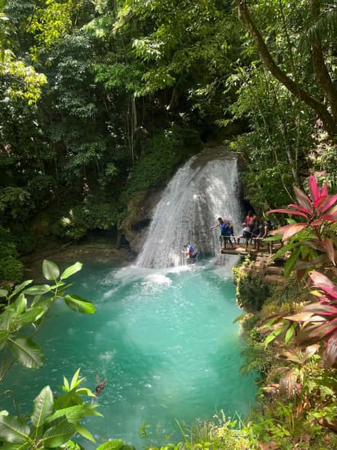 Ocho Rios: Blue Hole and Bamboo River Rafting - Bamboo rafting on Rio Nuevo: relaxing views with real context