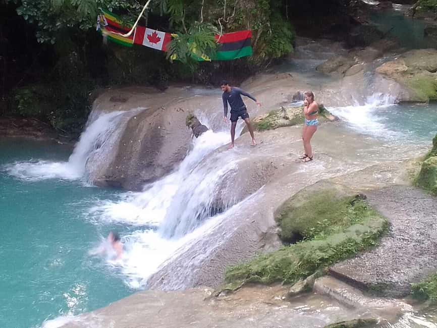 Ocho Rios : Blue Hole and Sightseeing Tour - Lunch and shopping in Ocho Rios: use the hour well
