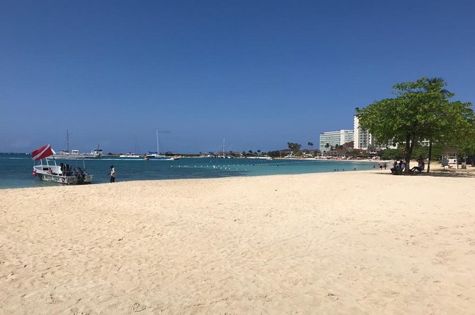 Ocho Rios City Bus Tour (Beach, Sightseeing & Shopping) - Group size and pickup: how comfort feels during the ride