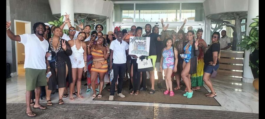 Ocho Rios: Dunn's River Falls and Shopping Tour - How the 3-Hour Schedule Flows From Pickup to Shopping