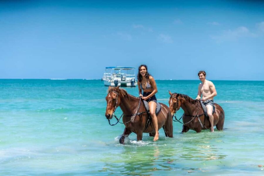 Ocho Rios: Horseback Riding in the Ocean and Bamboo Rafting - White River bamboo rafting: adrenaline with a guide at your side