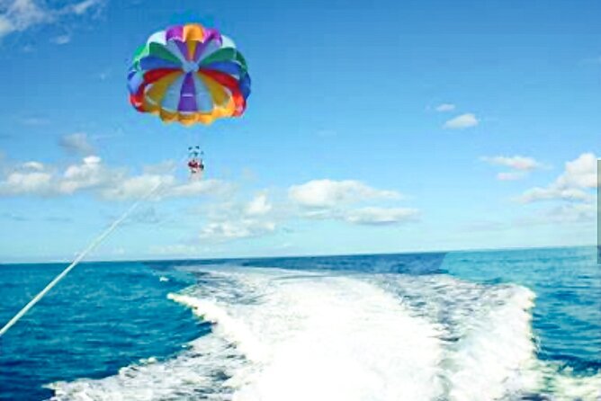 Parasailing above Turquoise Ocean Waters in Montego Bay - Gear and comfort: what’s included and what you should bring