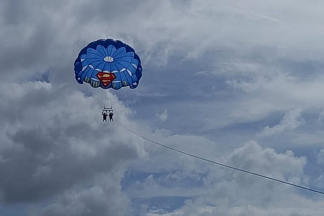 Parasailing, Blue Hole Mineral Spring, Seven Mile Beach - Parasailing in Negril, what to expect up there