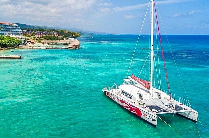 Party Catamaran Cruise with Open Bar and Snorkeling Montego Bay - The snorkeling stop is the quiet break in the middle