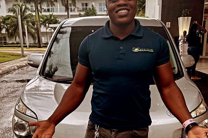 Private Airport Pickup and drop off in Jamaica - Shopping Stops on the Way to Your Resort