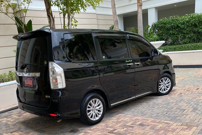 Private airport Transfer from Montego Bay To Negril - The Ride Itself: A/C Comfort, WiFi, and a Calmer Start