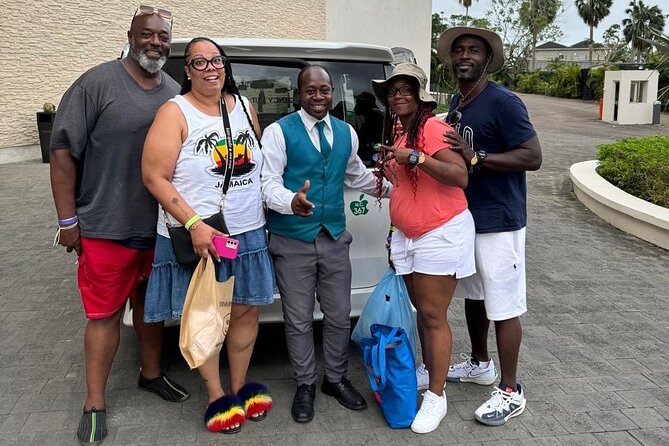 Private Airport Transfer Montego Bay Airport to Negril (One-Way) - The 90-minute ride along the A1 and Norman Manley Boulevard