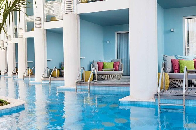 Private Airport Transfer to Azul Beach Resort Negril - Meeting Your Driver at Sangster International Without Stress