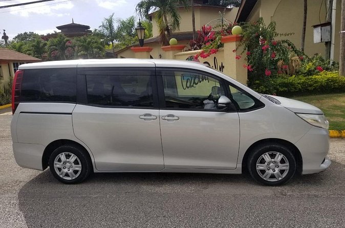 Private Airport Transfer to Jewel Grande Montego Bay Resort - When flights change: what to do if arrival gets messy