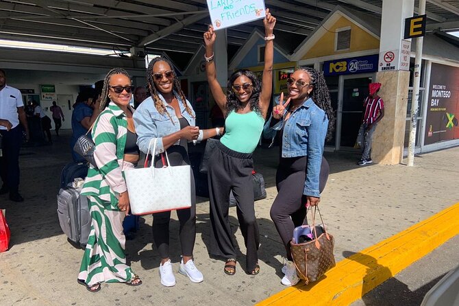 Private Airport Transfer To or From Ocean Eden Bay Resort - The driver role: local tips, friendly chat, and safety focus