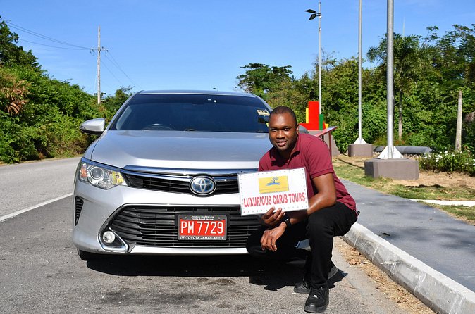 Private Airport Transfers to Negril Hotels - What’s included in the car: water, air conditioning, and child options