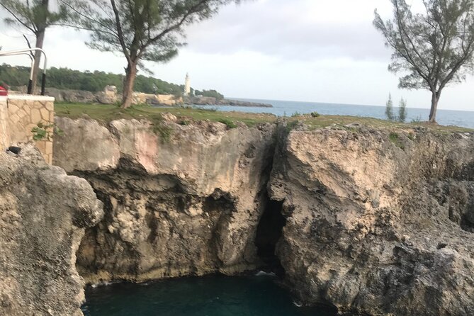 Private and Customized Tour to Negril From Montego Bay - Rick’s Cafe and the Cliff-Diver View: The Moment You Came For