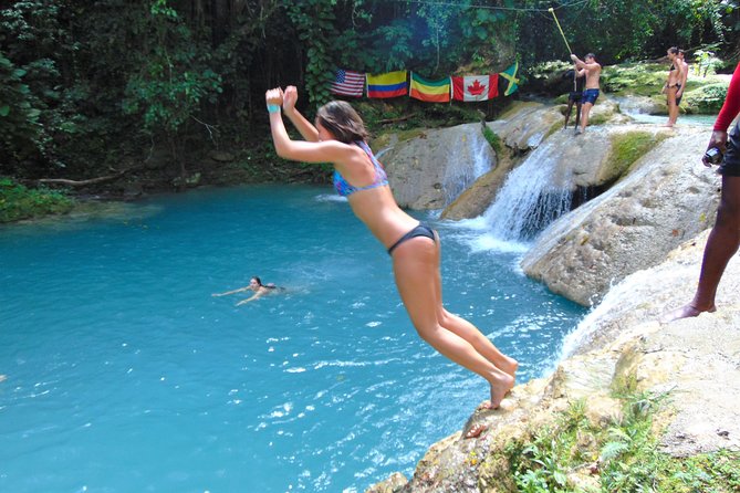 Private Blue Hole & Secret Falls Day Trip plus Shopping from Montego Bay Hotels - The North Coast Drive: Columbus Park and Quick Cultural Stops
